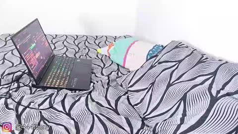 Snapshot of thonyxxx_ chatting on January 14, 4:40 am thonyxxx_ online show from January 14, 4:40 am