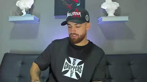 Snapshot of thor_evans chatting on November 26, 12:33 am thor_evans online show from November 26, 12:33 am