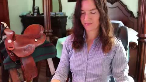 ThornburyRose online show from February 4, 7:53 pm