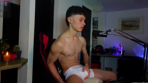 Snapshot of thoroughbredxx chatting on February 27, 2:22 am L e a n d e r 25OFF ON MY OF online show from February 27, 2:22 am