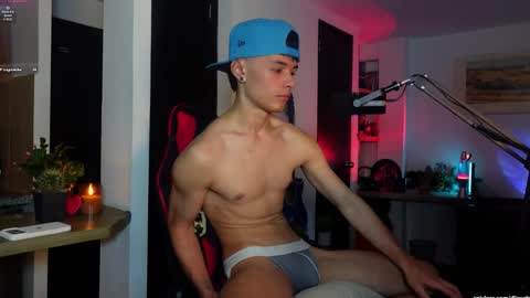 Snapshot of thoroughbredxx chatting on March 2, 1:08 am L e a n d e r 25OFF ON MY OF online show from March 2, 1:08 am