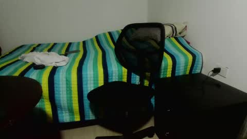 Snapshot of threesadtigers chatting on December 17, 10:43 pm threesadtigers online show from December 17, 10:43 pm