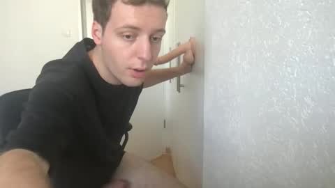 Snapshot of throatslut21 chatting on June 2, 7:32 am throatslut21 online show from June 2, 7:32 am