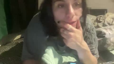 Snapshot of throatyygoat chatting on January 15, 5:01 am throatyygoat online show from January 15, 5:01 am