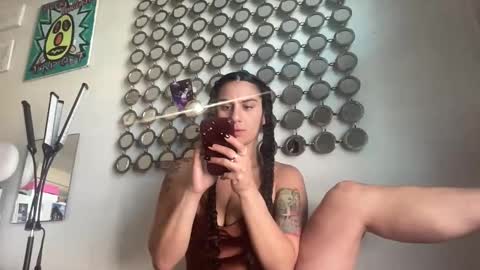 Snapshot of throatyygoat chatting on January 17, 10:35 pm throatyygoat online show from January 17, 10:35 pm
