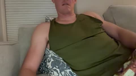 Snapshot of throbbinhood480 chatting on September 13, 6:13 am Throbbinhood online show from September 13, 6:13 am