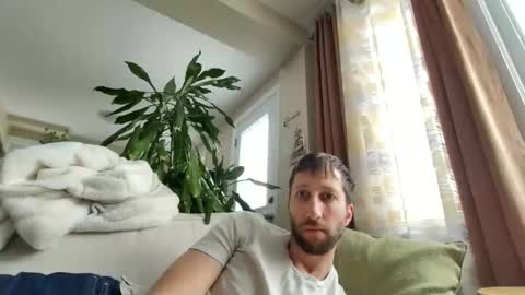 Snapshot of throwawayafteruse20202 chatting on December 5, 8:05 pm throwawayafteruse20202 online show from December 5, 8:05 pm