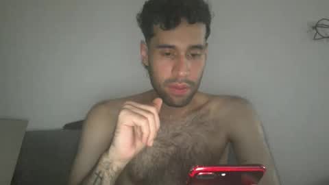 Snapshot of throwawayyourgun chatting on November 18, 6:56 pm Luka online show from November 18, 6:56 pm