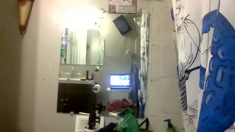 Snapshot of thunder8u42 chatting on April 6, 8:04 am thunder8u42 online show from April 6, 8:04 am