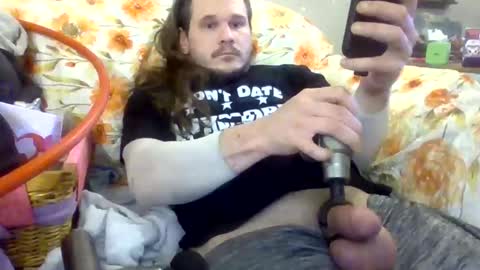 Snapshot of thunder8u42 chatting on April 25, 2:36 pm thunder8u42 online show from April 25, 2:36 pm