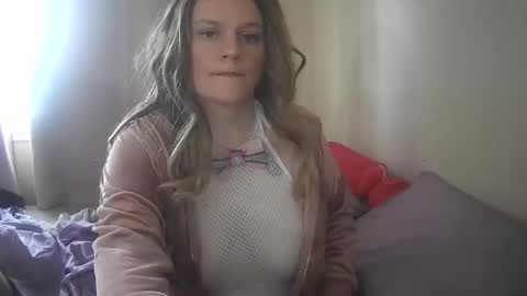 Snapshot of thunderbabe77 chatting on November 15, 7:10 pm Thunderbabe online show from November 15, 7:10 pm