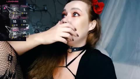 Snapshot of tia_meow chatting on October 30, 8:09 pm tiameow online show from October 30, 8:09 pm