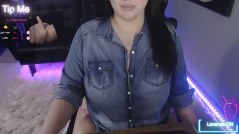 Tia Bella online show from January 12, 8:47 pm