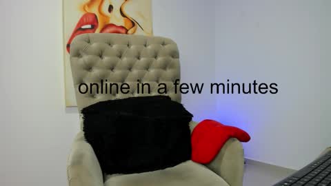 Snapshot of tiago_hannah chatting on February 5, 8:52 am carolina online show from February 5, 8:52 am