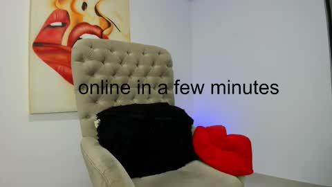 Snapshot of tiago_hannah chatting on February 6, 11:24 am carolina online show from February 6, 11:24 am