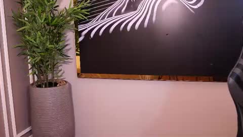 Tian Brooks online show from June 23, 5:49 am
