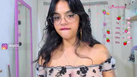 Snapshot of tianaa_a chatting on November 25, 4:01 am Anny 3 online show from November 25, 4:01 am