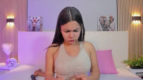 tianaglow4 online show from February 26, 11:09 am