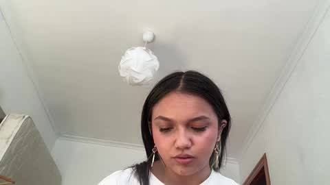 Snapshot of tianale chatting on May 21, 10:11 am Tiana Le online show from May 21, 10:11 am