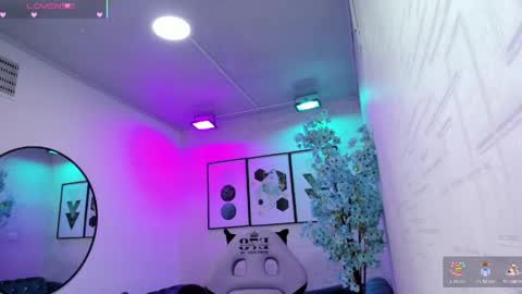 Tiara  online show from April 18, 3:43 am