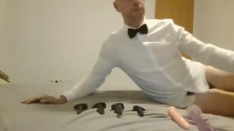 Snapshot of tieboy1991 chatting on December 7, 10:06 pm tieboy1991 online show from December 7, 10:06 pm