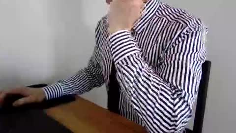 Snapshot of tieboy1991 chatting on January 6, 9:35 am tieboy1991 online show from January 6, 9:35 am