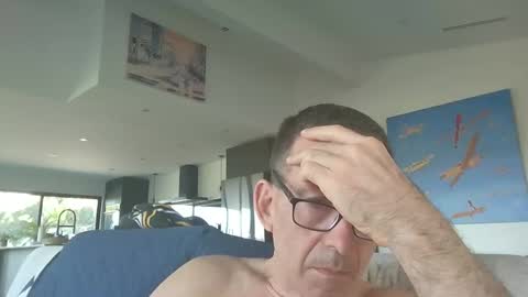 JustMe online show from February 22, 4:40 pm