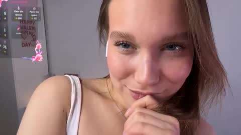 Snapshot of tierraslusar chatting on March 3, 2:23 pm Kallie online show from March 3, 2:23 pm