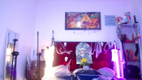 Tifanny Nails  online show from October 17, 12:30 pm