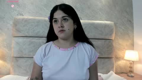 Snapshot of tifany__ross chatting on January 26, 3:27 am Tiff3 online show from January 26, 3:27 am