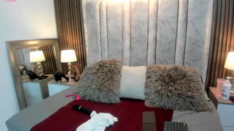 Snapshot of tifany__ross chatting on January 28, 2:32 am Tiff3 online show from January 28, 2:32 am