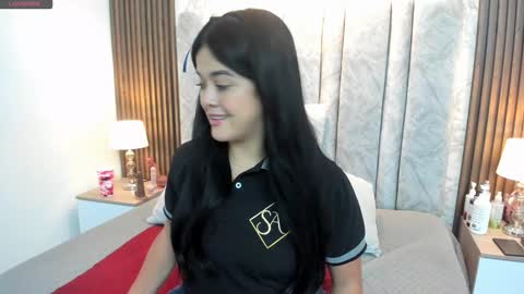 Snapshot of tifany__ross chatting on February 7, 2:40 am Tiff3 online show from February 7, 2:40 am