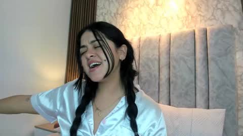 Snapshot of tifany__ross chatting on February 11, 5:37 am Tiff3 online show from February 11, 5:37 am