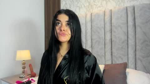 Snapshot of tifany__ross chatting on October 12, 6:29 pm Tiff3 online show from October 12, 6:29 pm