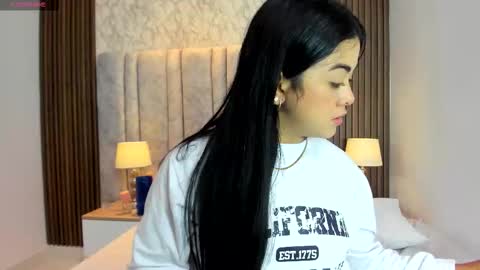 Snapshot of tifany__ross chatting on October 17, 8:33 pm Tiff3 online show from October 17, 8:33 pm