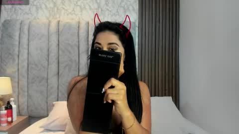 Snapshot of tifany__ross chatting on October 25, 9:09 pm Tiff3 online show from October 25, 9:09 pm