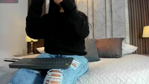 Snapshot of tifany__ross chatting on October 30, 5:35 pm Tiff3 online show from October 30, 5:35 pm