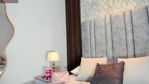 Snapshot of tifany__ross chatting on November 1, 10:01 pm Tiff3 online show from November 1, 10:01 pm