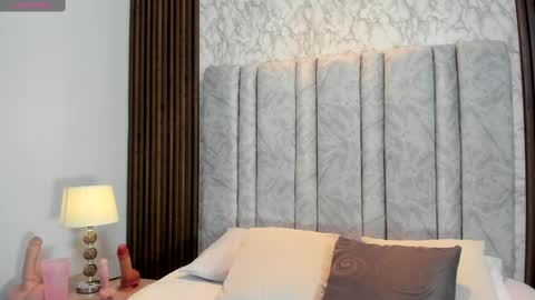 Snapshot of tifany__ross chatting on November 10, 8:19 pm Tiff3 online show from November 10, 8:19 pm