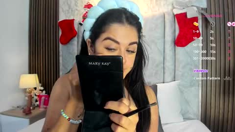 Snapshot of tifany__ross chatting on November 29, 8:34 pm Tiff3 online show from November 29, 8:34 pm