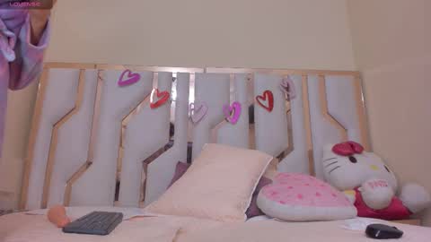 Snapshot of tifany_chill chatting on February 23, 2:04 pm online show from February 23, 2:04 pm