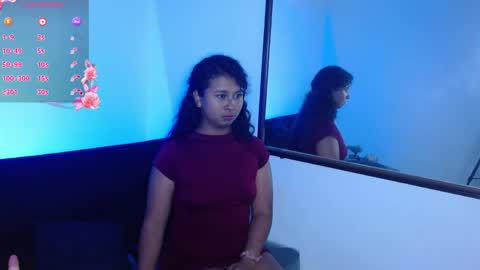 tifanyluxe online show from April 17, 9:07 pm