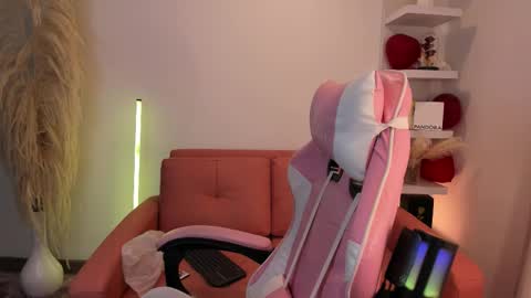 Tiffany online show from March 2, 4:03 am