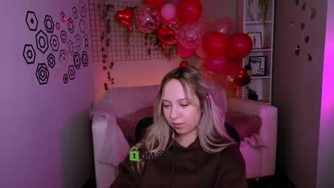 Snapshot of tiffani_murr chatting on February 11, 10:31 am Tif online show from February 11, 10:31 am