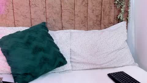 Tiffany Becker online show from October 14, 11:44 am