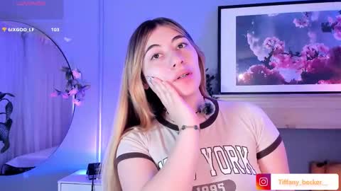 Snapshot of tiffany_beckerr chatting on December 17, 12:11 pm Tiffany Becker online show from December 17, 12:11 pm