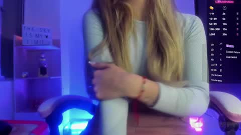 Snapshot of tiffany_bela chatting on January 25, 1:43 am Tiffany Bela online show from January 25, 1:43 am