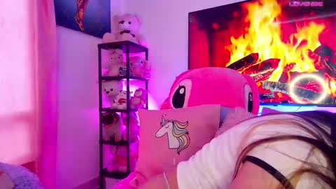 Snapshot of tiffany_bela chatting on February 26, 7:35 pm Tiffany Bela online show from February 26, 7:35 pm