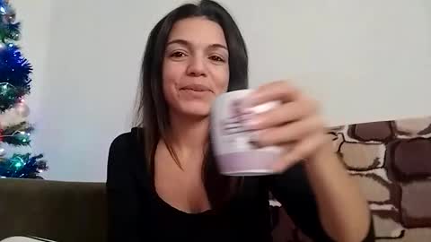 Snapshot of tiffany_chloe chatting on December 16, 11:44 am Tiffany online show from December 16, 11:44 am