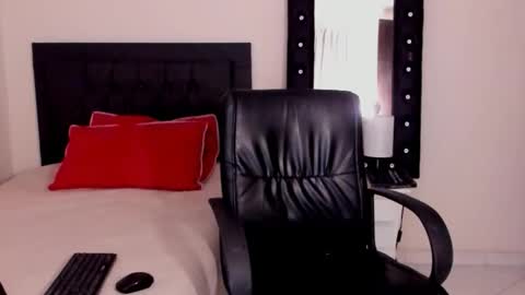 VAL online show from March 3, 9:31 pm